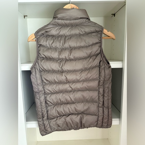 UNIQLO Ultra Light Down Vest Brown Quilted Size Puffer Packable - Picture 2 of 4